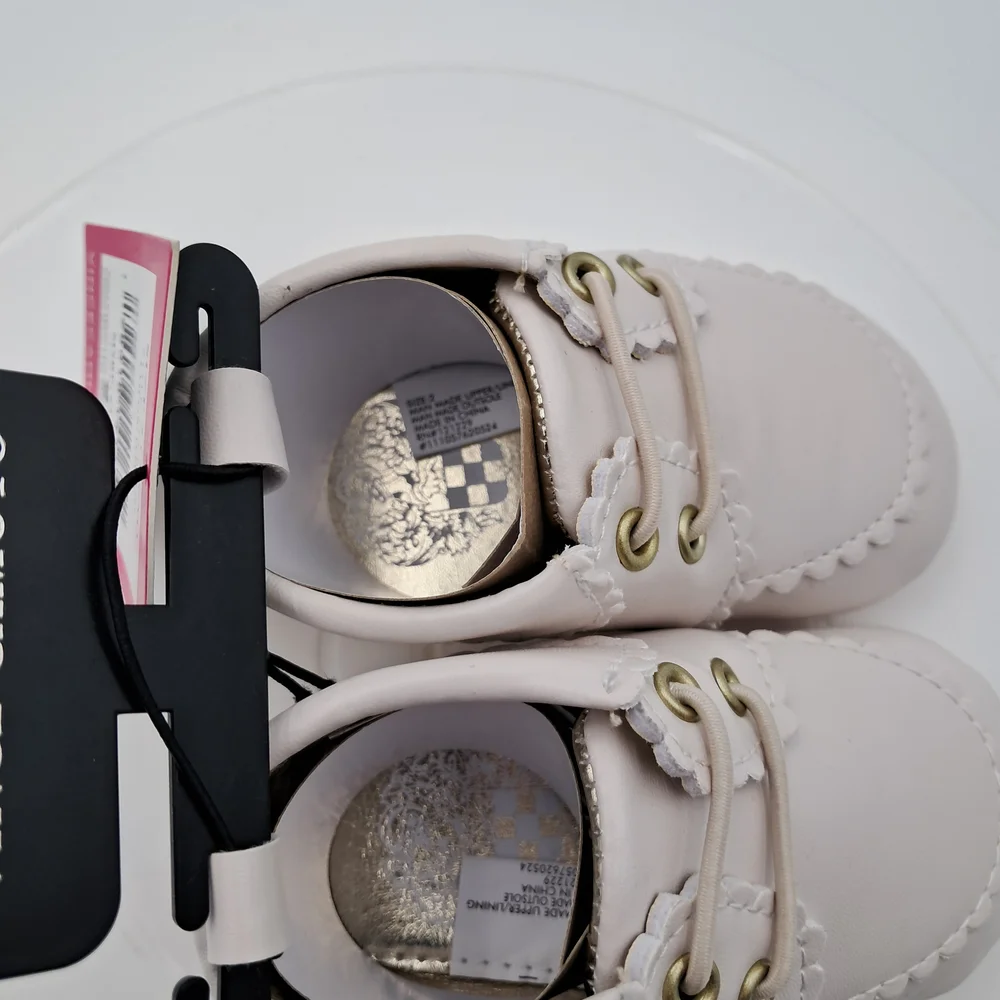 Vince Camuto Baby White‎ Shoes-Size 2 (3-6 Month)